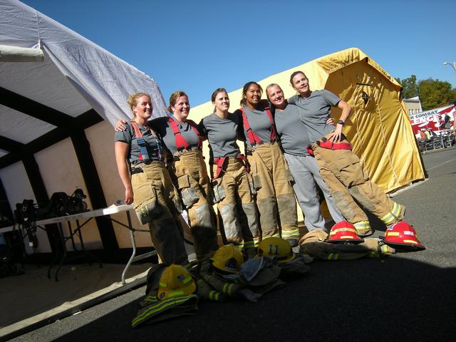2009 SJVFD's &quot;The Wall&quot; Female Relay Team at the Elkton MD Firefighter COmbat Challenge